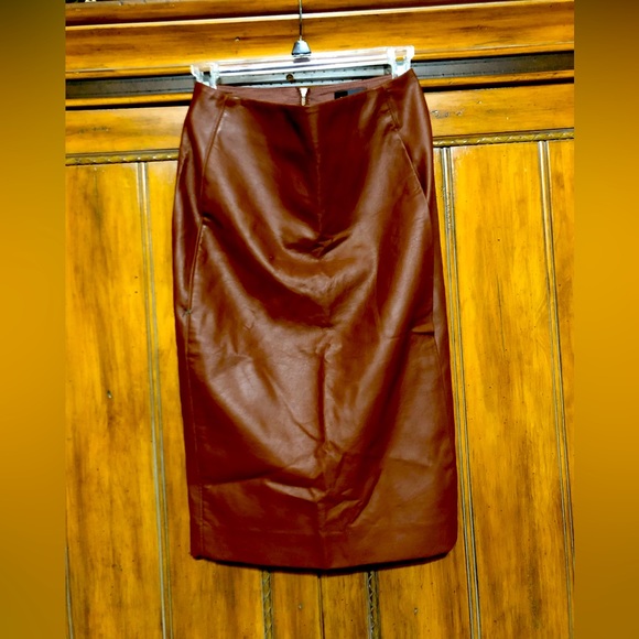 Dresses & Skirts - The Limited Women’s Brown Skirt. Size: Tall 0. Excellent Condition.